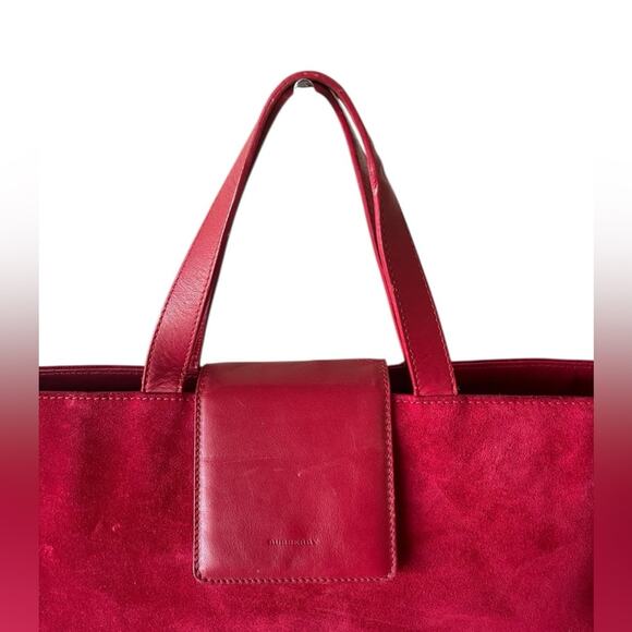 Burberry London Elegant Red Suede Tote Bag - Picture 2 of 10